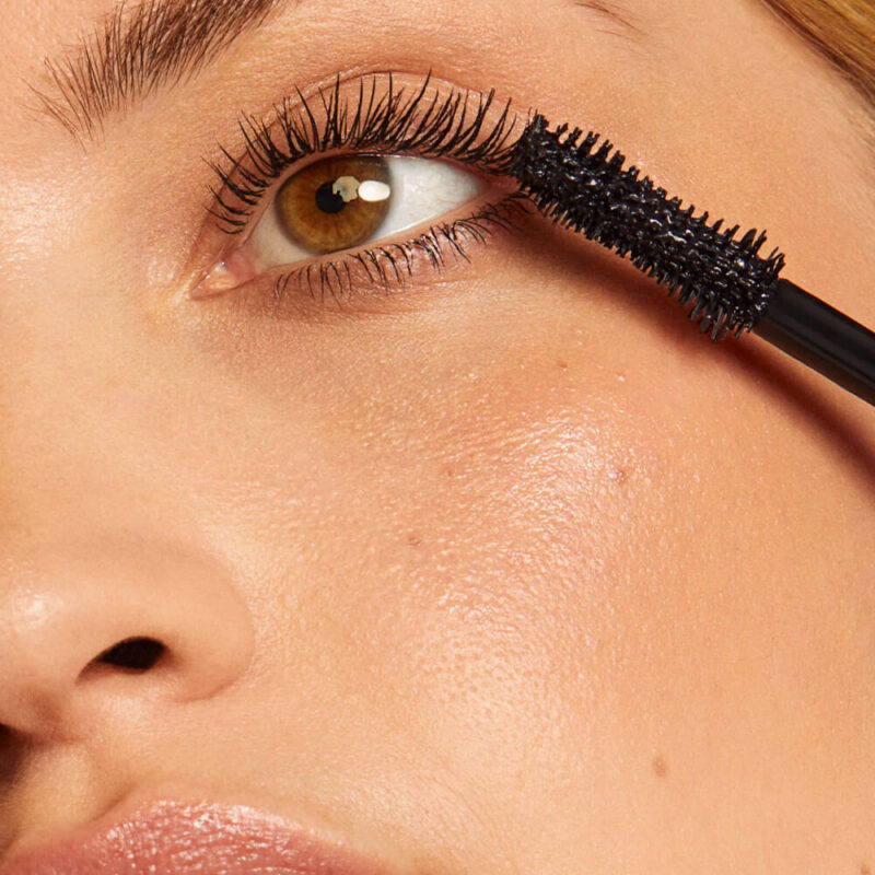 Fullest Volumizing Mascara - Image 3